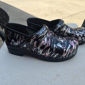 Dansko Professional Clogs Metallic Waves Great Shape! Size 40 Women US 10 - 10.5